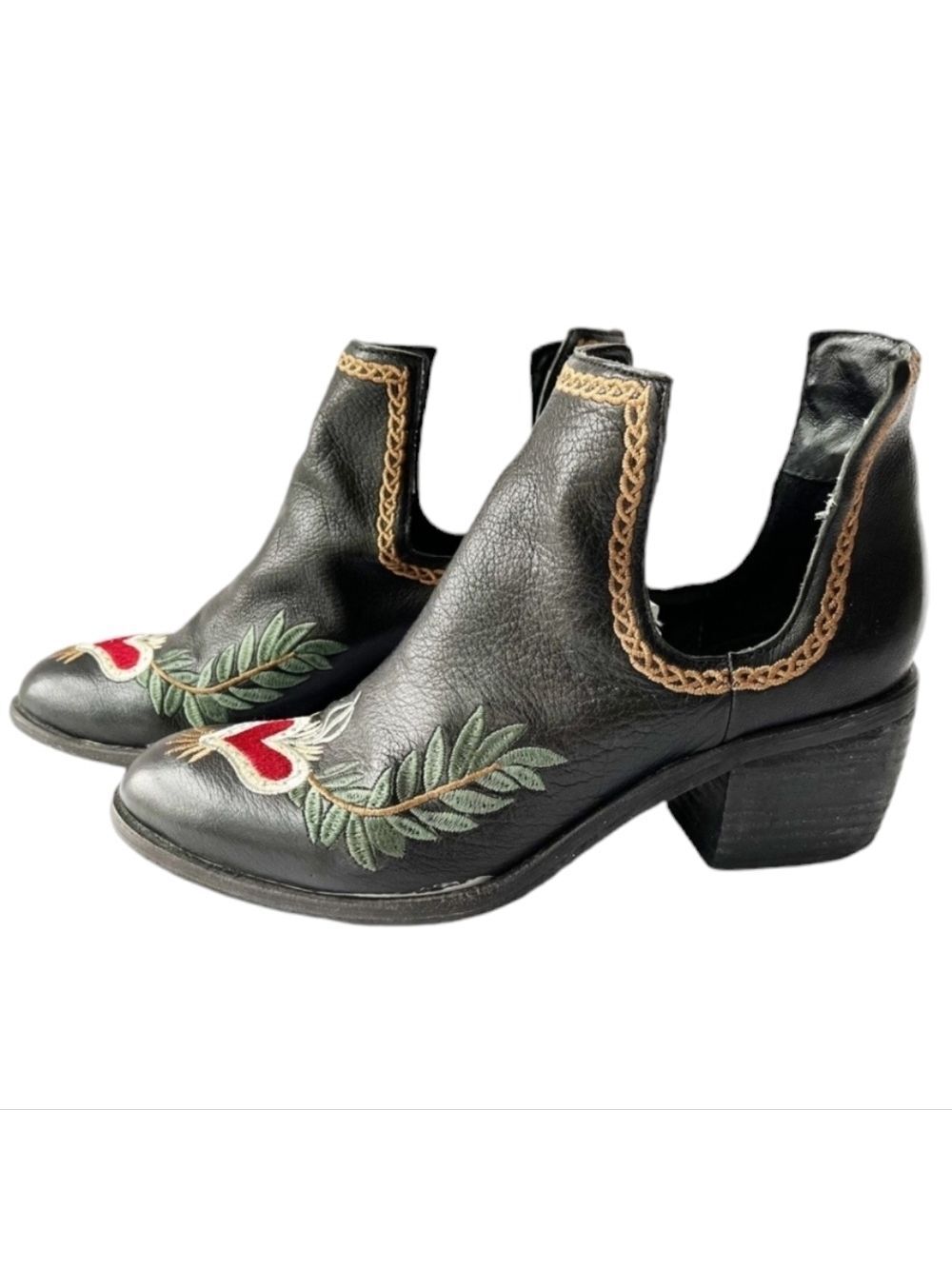 Silent D Oliver Embroidered Details Bootie.